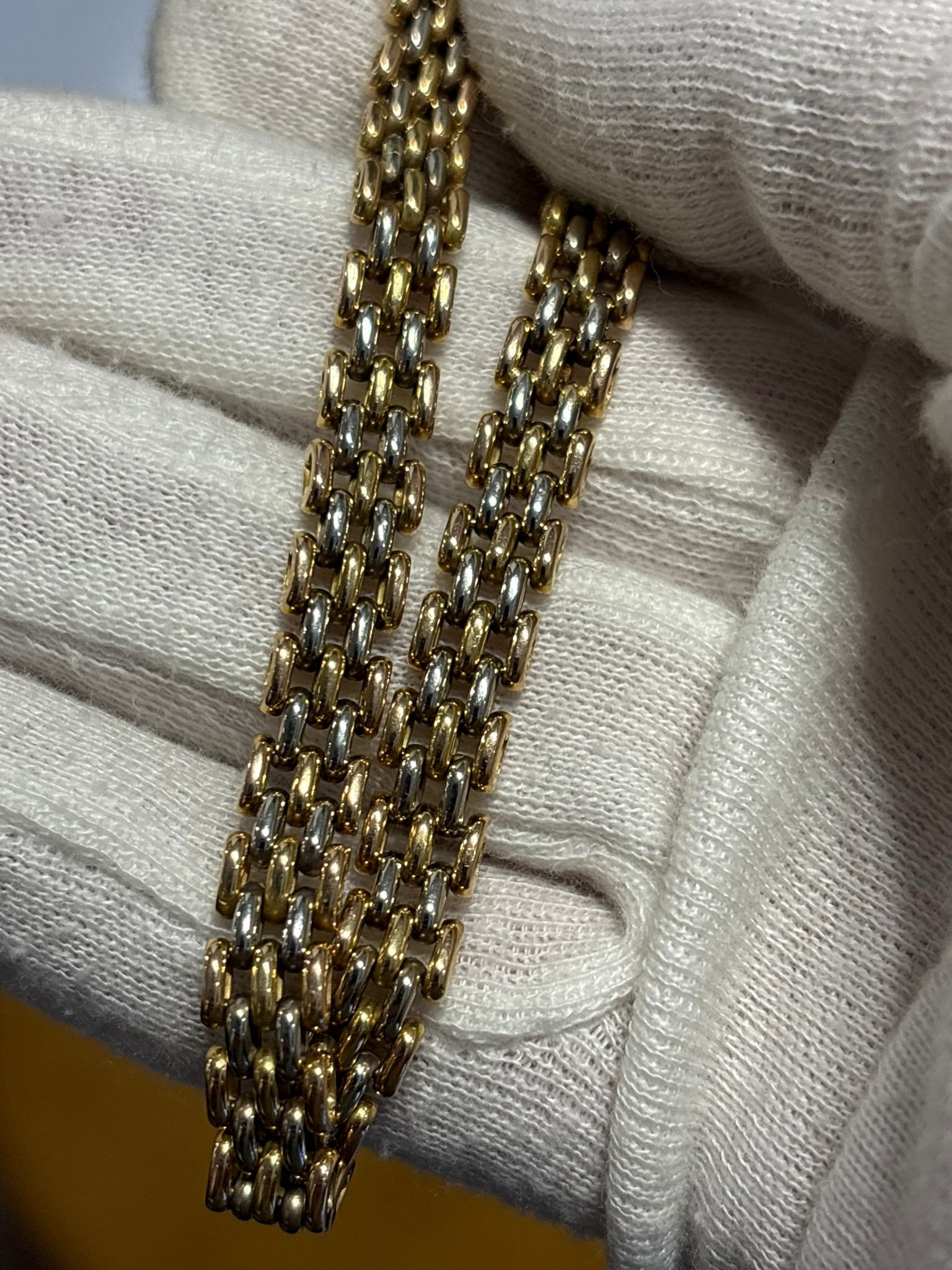 Bijoux or à racheter : chaînes, bracelets, bagues et pendentifs